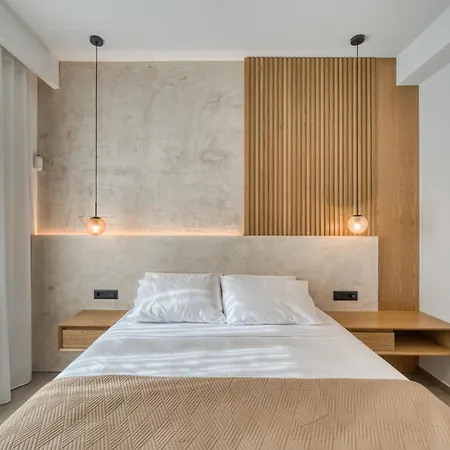 Elena's Sunset Willa *