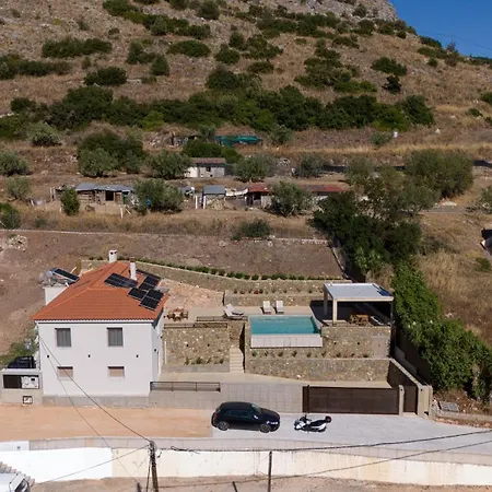 Elena's Sunset Willa