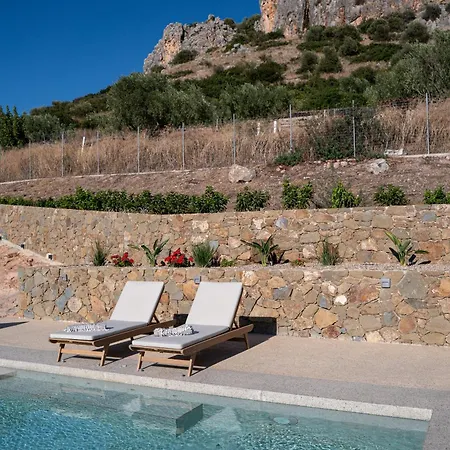 Elena's Sunset Willa *