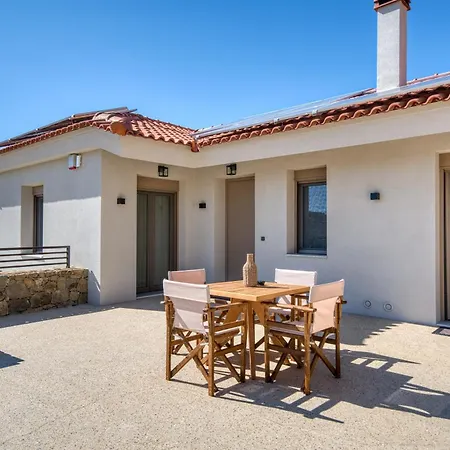 Elena's Sunset Willa *