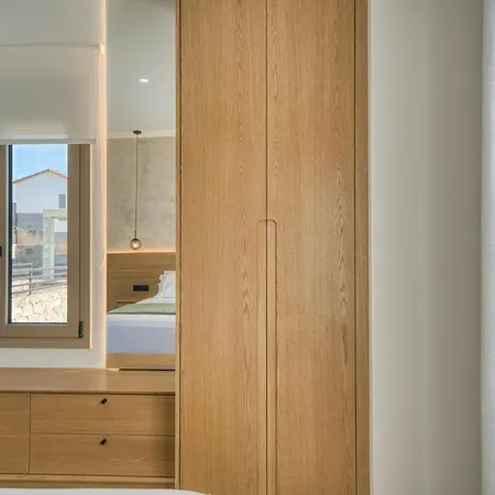 Elena's Sunset Willa