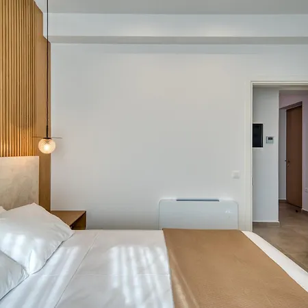 Elena's Sunset Willa *