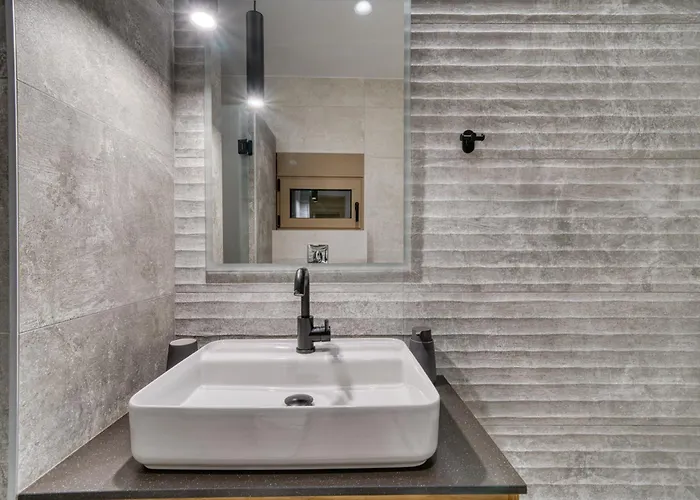 Elena's Sunset Villa *