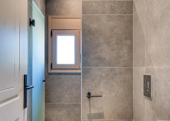 Elena's Sunset Pirgiotika